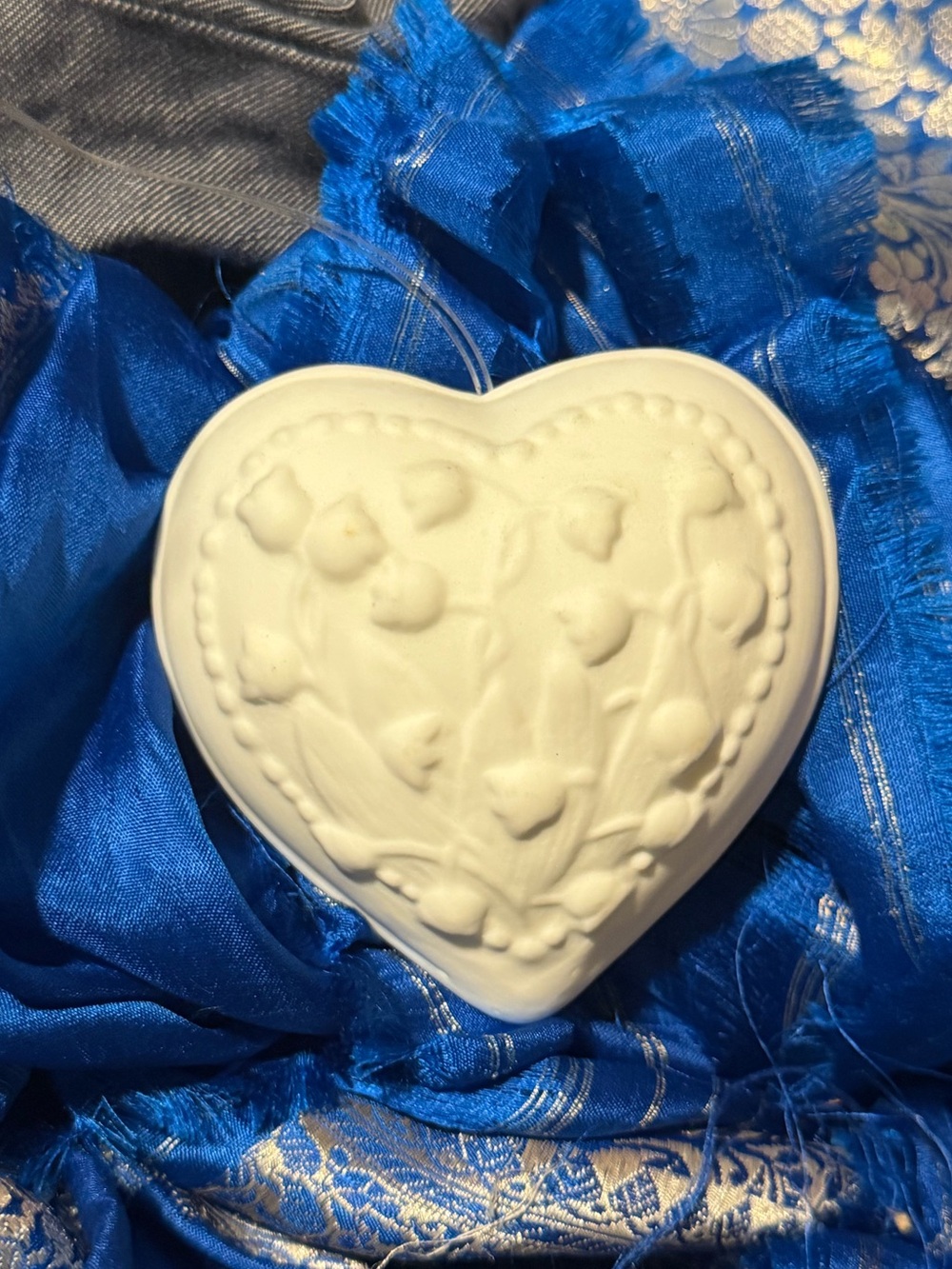 VTG White Heart-Shaped Porcelain Ceramic Ornament
